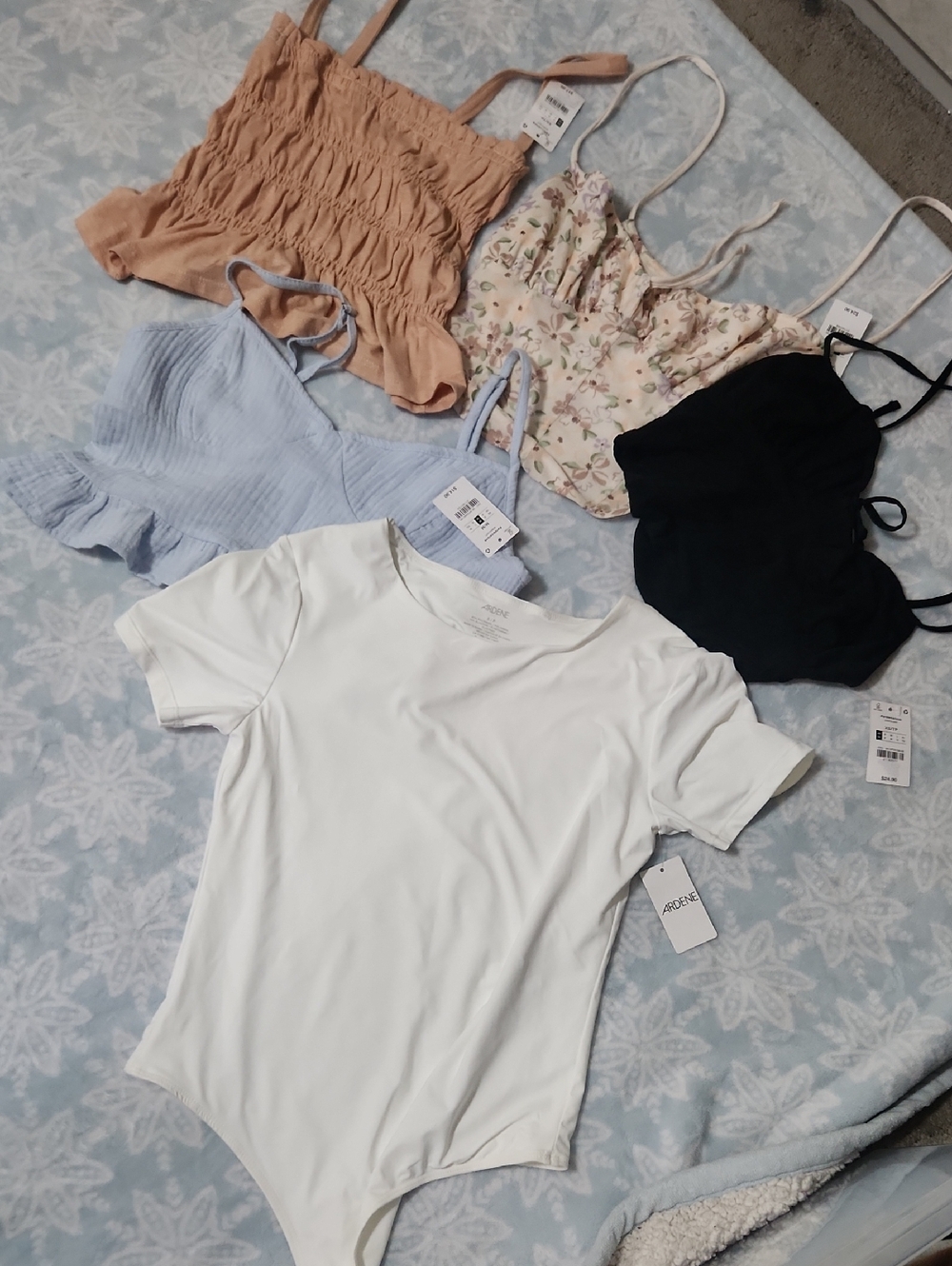 Bundle Of Tank Tops - Picture 5 of 11